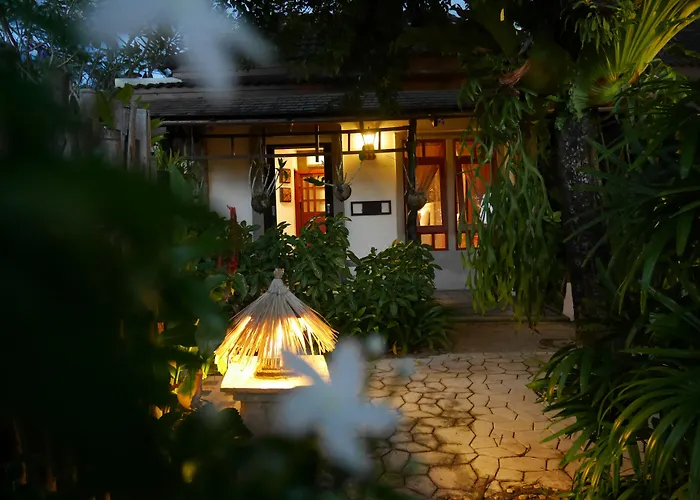 Bangtao Beach Chalet Resort Bang Tao-stranden