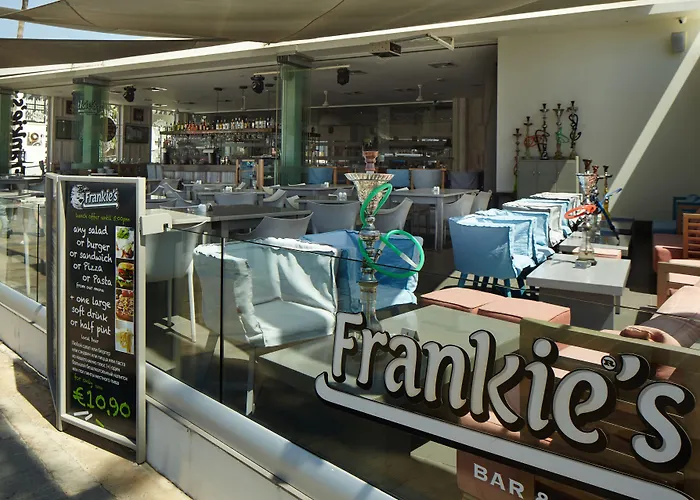 HotellMelpo Antia & Suites