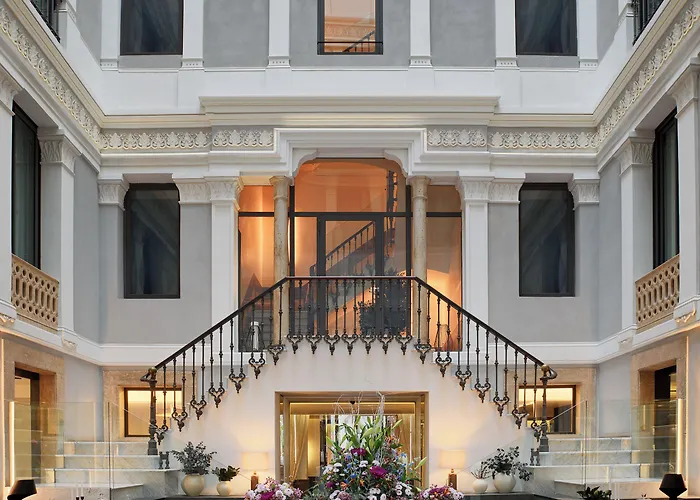 H10 Urquinaona Plaza (Adults Only) Hotell Barcelona