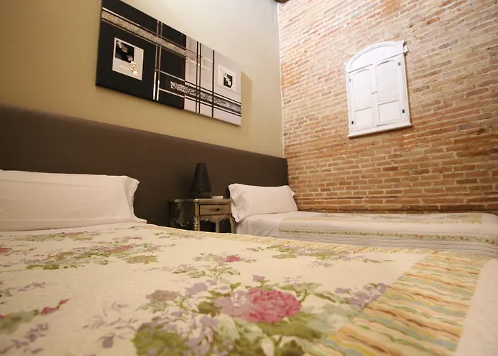 Hostal Orleans Barcelona
