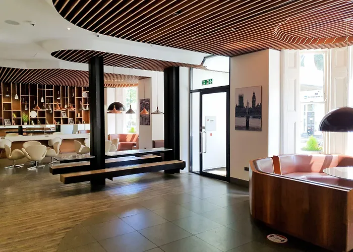 Mowbray Court Hotel London