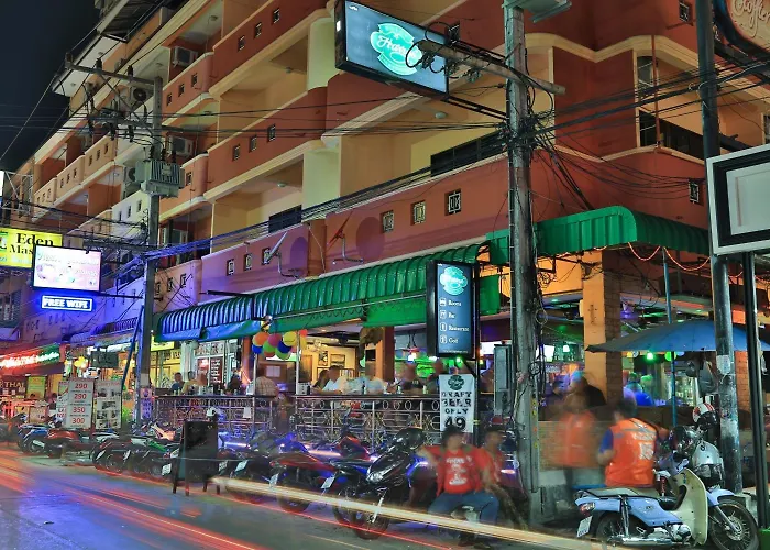 Harrys Hotel Bar & Restaurant Pattaya