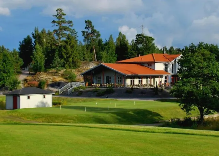 Ada Golf & Country Club Hotell Vagnhärad