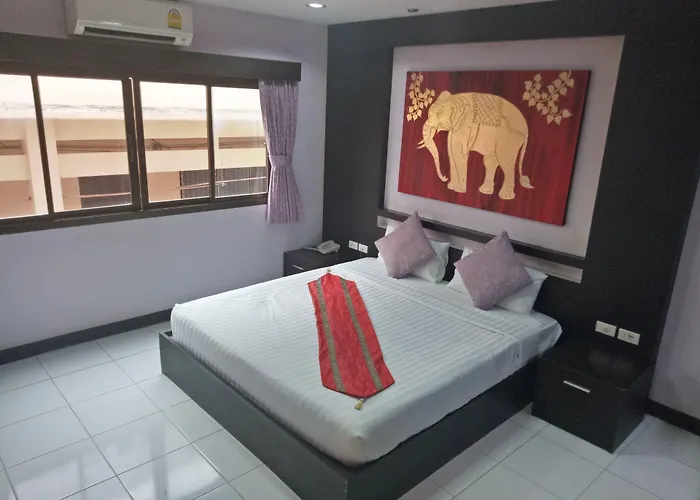 Zip Hotel & Restaurant Pattaya