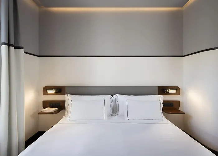 Praktik Èssens Hotell Barcelona