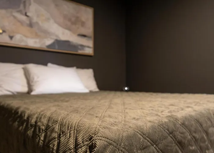 Floro Apartments Hotell