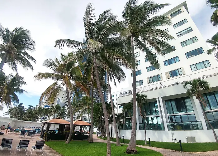Casablanca On The Ocean East Tower Hotell Miami Beach