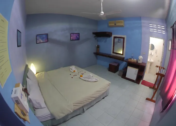 Adams House Hotell Patong