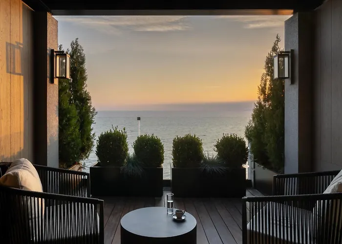 Coral Hotel Aten