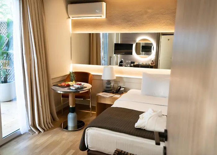 Coral Hotel Aten