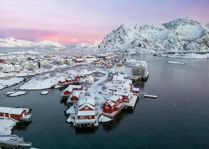 Henningsvaer Rorbuer Hotell