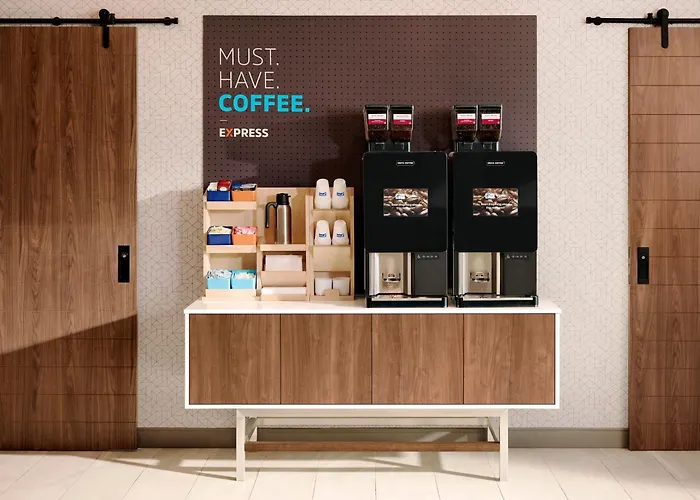 Holiday Inn Express & Suites - Charlotte Airport By Ihg