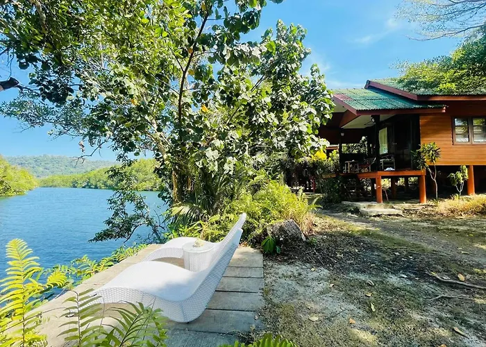 Mangrove Bungalow & Restaurant Ko Kut