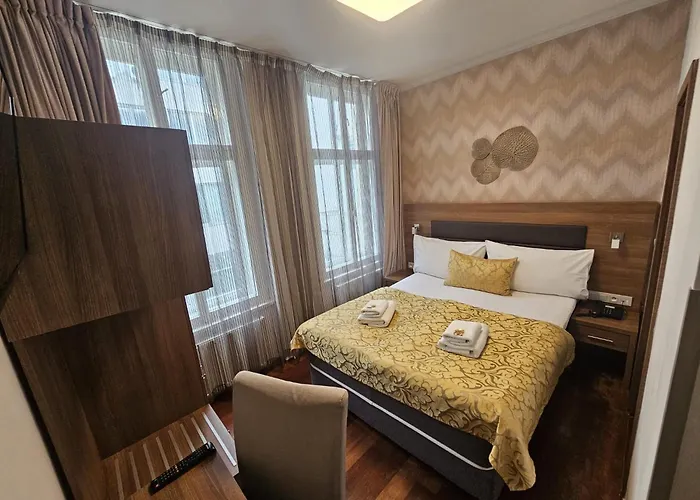 Hotel Prague Star