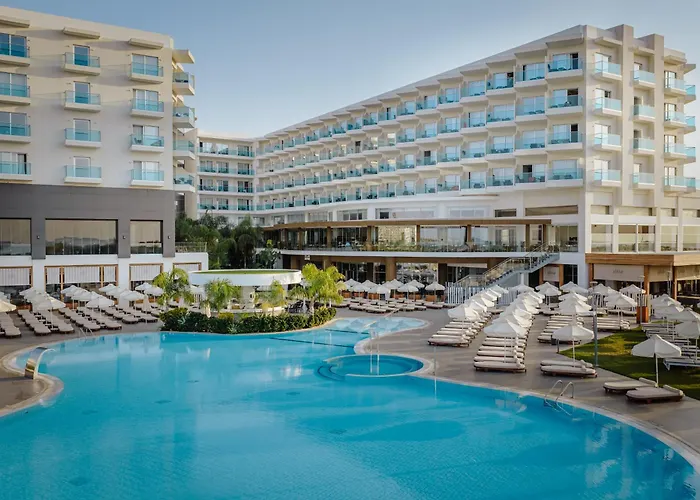 Nissiblu Beach Resort Ajía Nápa