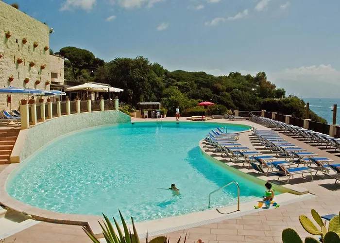 Baia Delle Rocce Verdi Resort Neapel