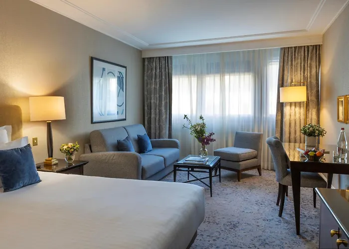 Warwick Paris Champs-Elysees