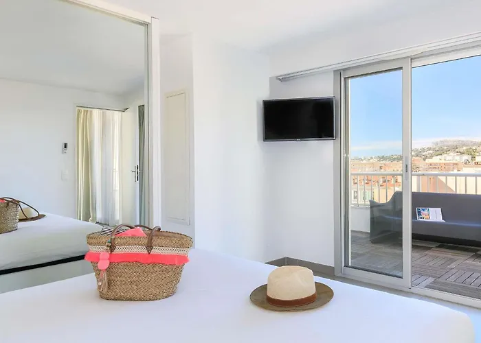 Ibis Styles Menton Centre Hotell