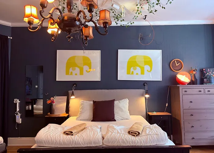 Ow, By A&J - Familj & Bilen & Hunden - Liseberg & Avenyn! Bed and Breakfast Göteborg