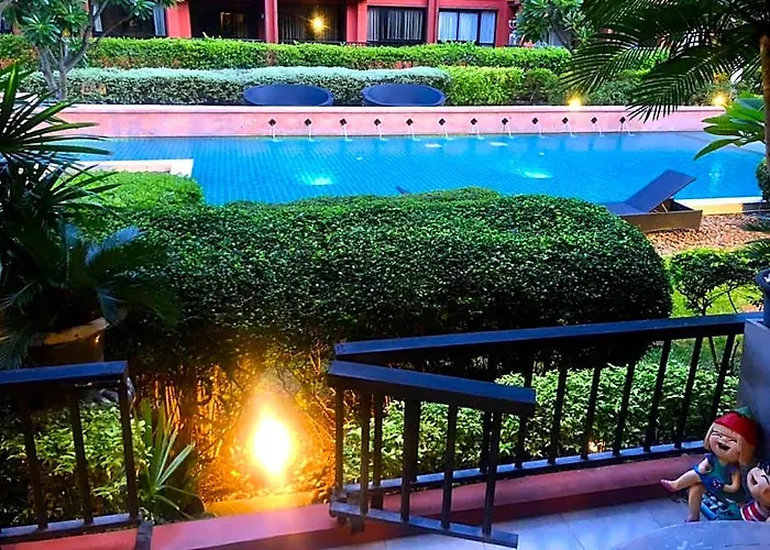 Bluroc Huahin Pool View Hotell