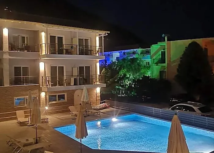 3 Island View Hotel Nidhrion