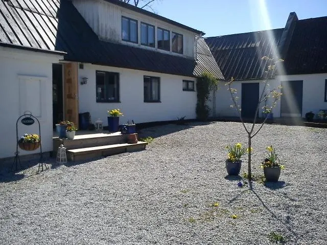 Systrarna på Kivik Bed and Breakfast