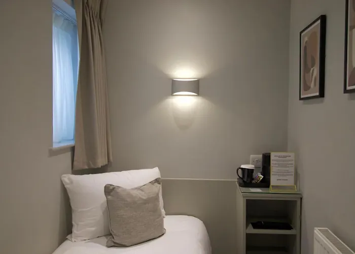 Howard Winchester Hotel London