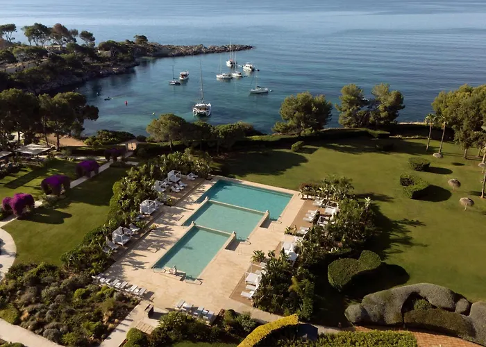 The St. Regis Mardavall Mallorca Resort Palmanova