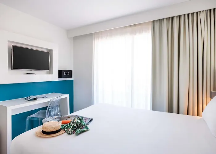 Ibis Styles Menton Centre Hotell