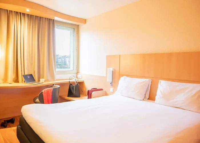 Ibis Nantes Centre Gare Sud Hotell