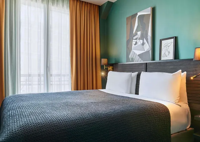 Mercure Paris Tour Eiffel Pont Mirabeau