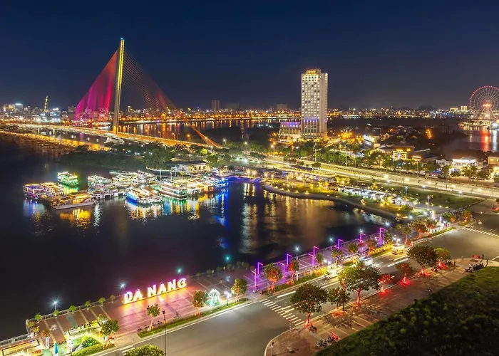 Grand Mercure Danang - 10 Minutes To Airport & 200M To Bach Dang Walking Street