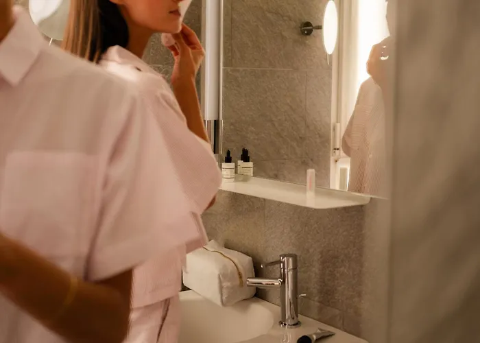 9Hotel Republique Pariisi