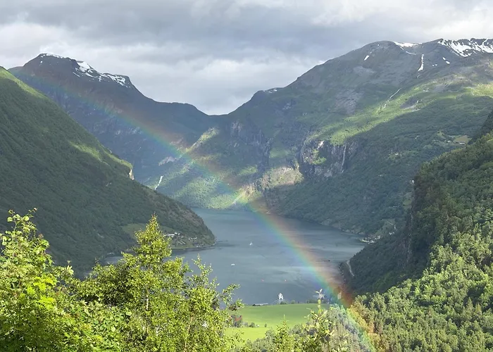 Lunheim In Geiranger Hotell