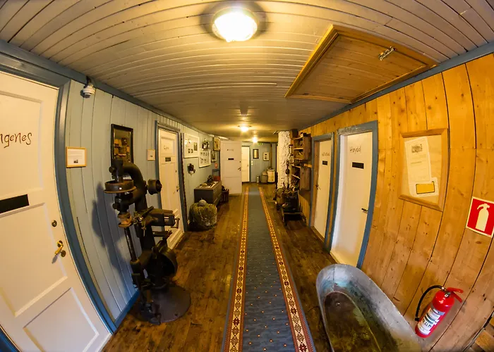 Holmvik Brygge Nyksund Hotell