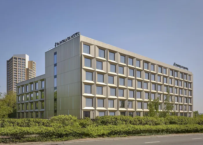 Park Plaza London, Park Royal Hotell