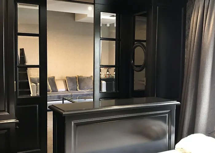 Hotel George Washington Paris