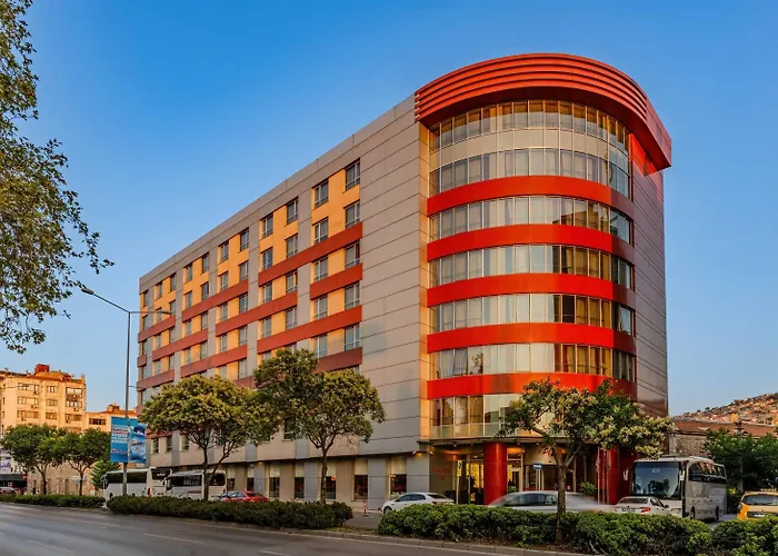 Ramada Plaza By Wyndham Izmir Hotell