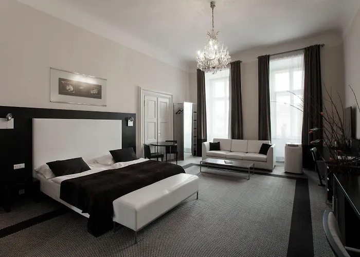 Old Town Square Residence By Emblem Praha