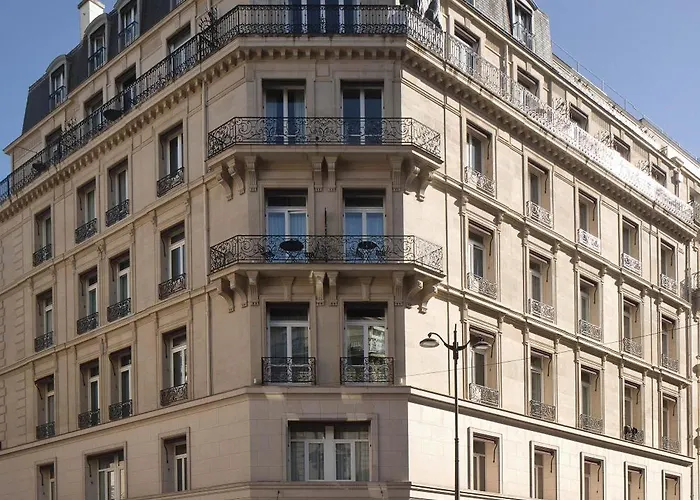 Hotel Chateau Frontenac Paris
