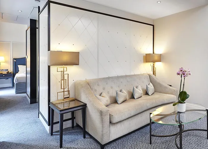 The Waldorf Hilton Hotell London