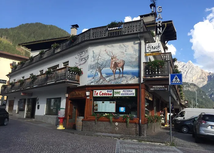 Garni Hirsch Hotell Canazei