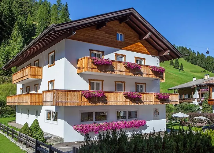 Garni Lanzinger Hotell Selva di Val Gardena