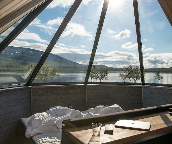 Arctic Land Adventure Glass Igloos Kilpisjärvi