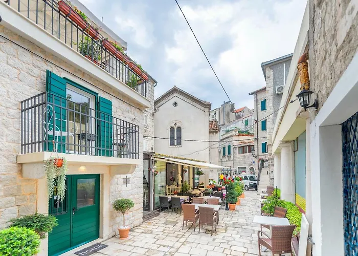 Apartments & Rooms Dujam Split