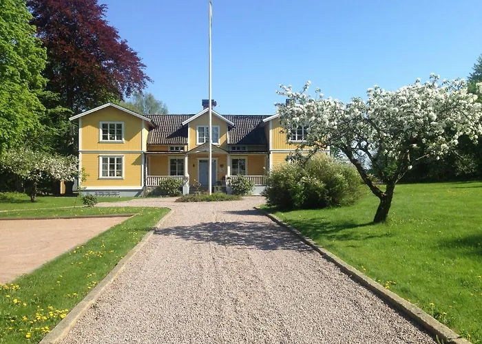 Fredriksons Vilt, Vin&Pensionat Axvall